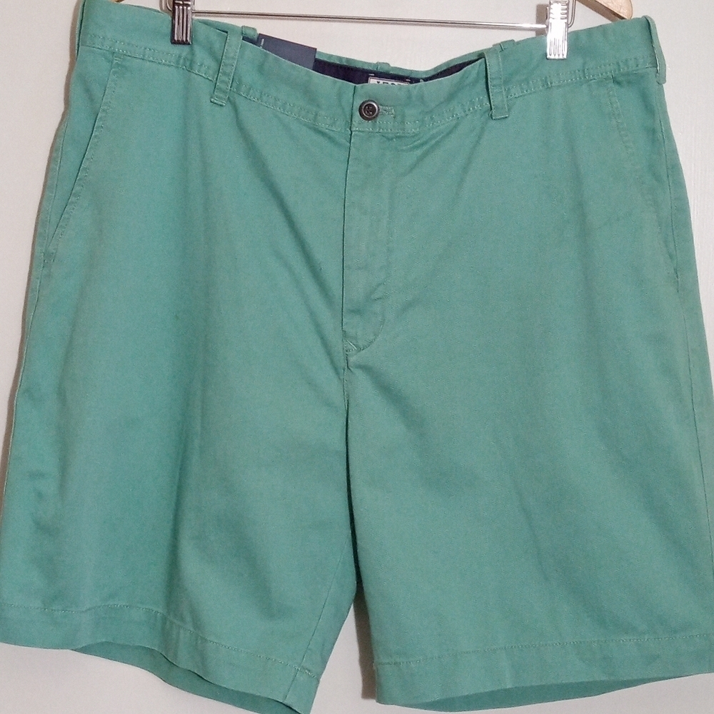 Izod flat front 100% cotton shorts men's size 40 NWT